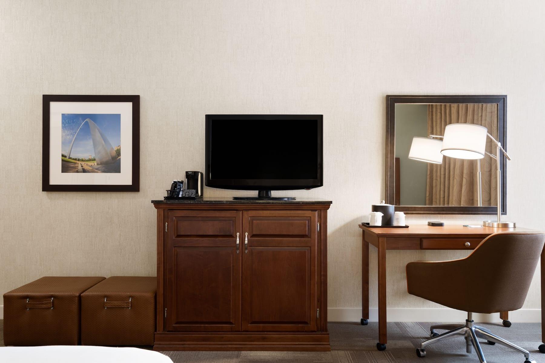 Wingate By Wyndham St Louis Airport Hotell Saint Ann Eksteriør bilde
